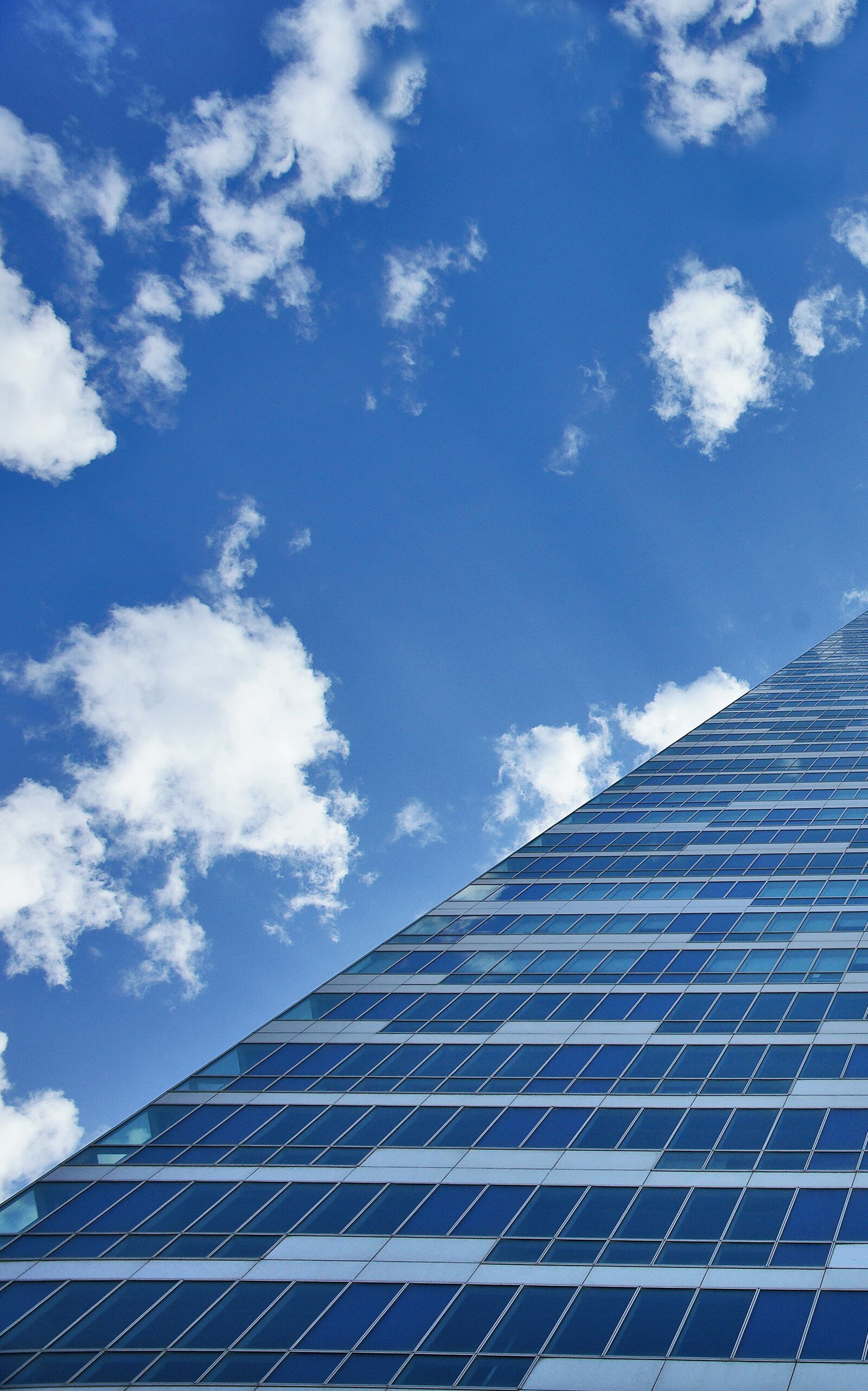 Sony Alpha DSLR-A850 sample photo. Skyscraper, blue, building photography