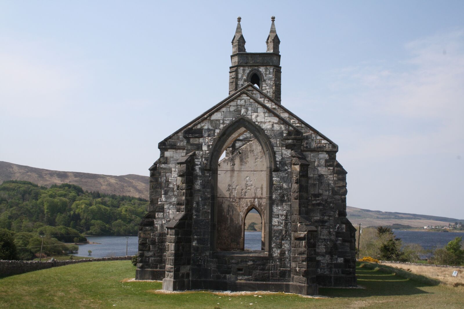 Canon EOS 1000D (EOS Digital Rebel XS / EOS Kiss F) sample photo. Old church, donegal, i photography