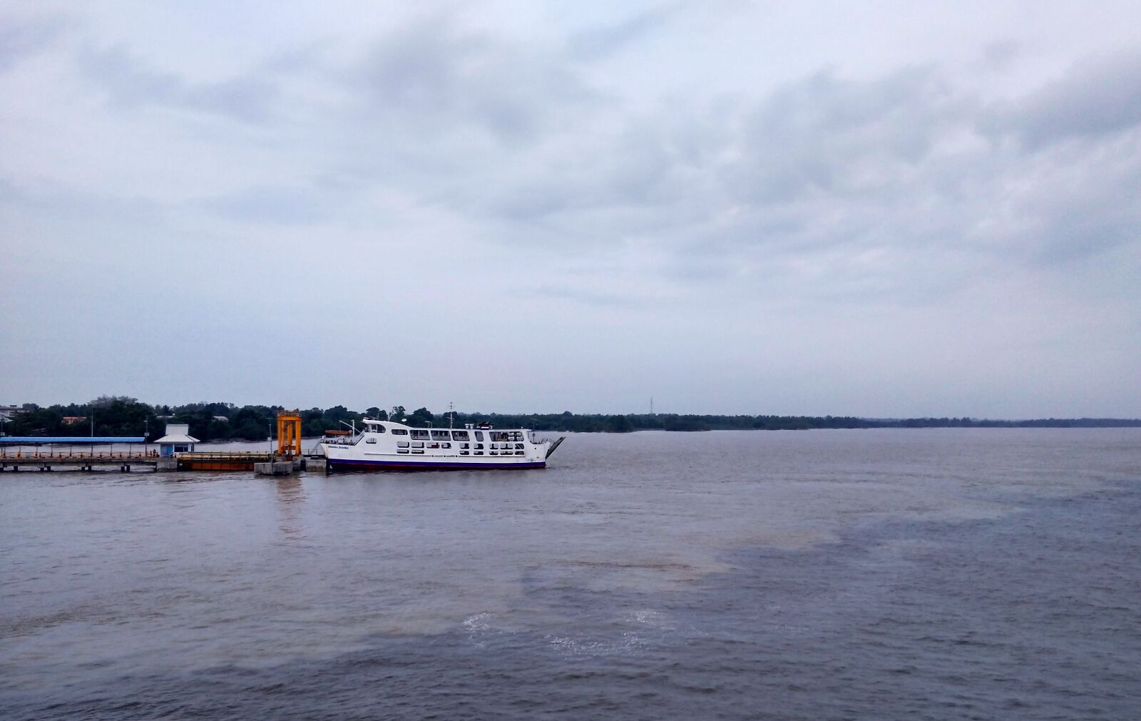 Xiaomi Redmi 4A sample photo. Ship, sea, harbor photography
