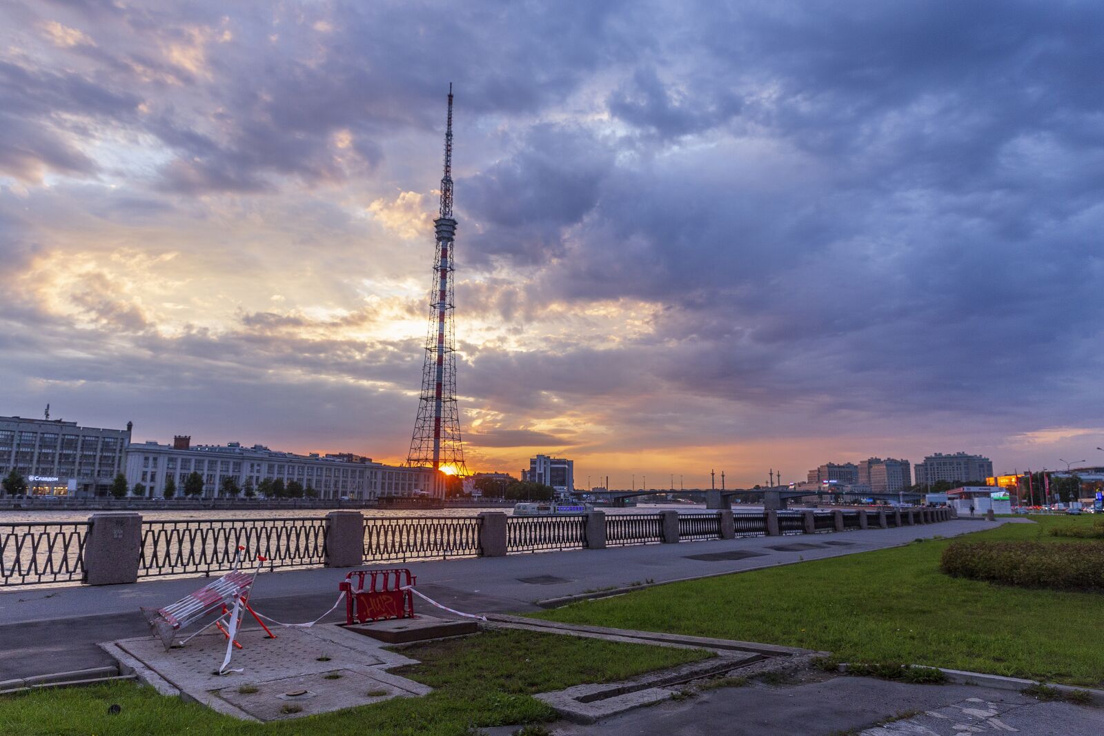Canon EOS 6D + Canon EF 24-70mm F2.8L II USM sample photo. St petersburg, russia, sunset photography