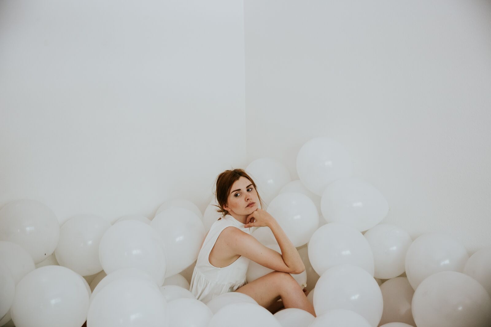 Canon EF 24-70mm F2.8L II USM sample photo. Balloons, beautiful, fashion photography
