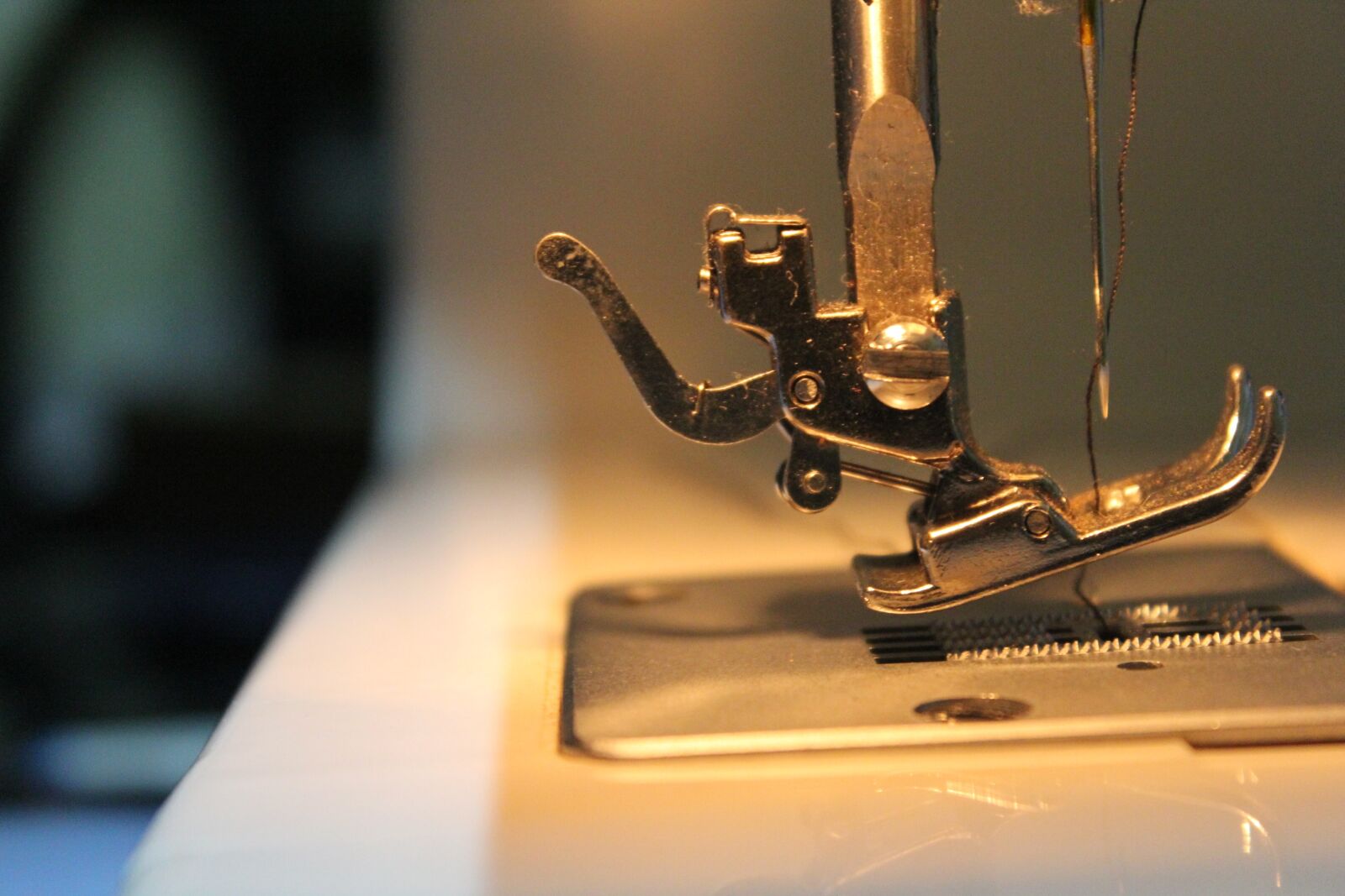 Canon EOS 60D sample photo. Sewing-machine, hobby, sewing photography