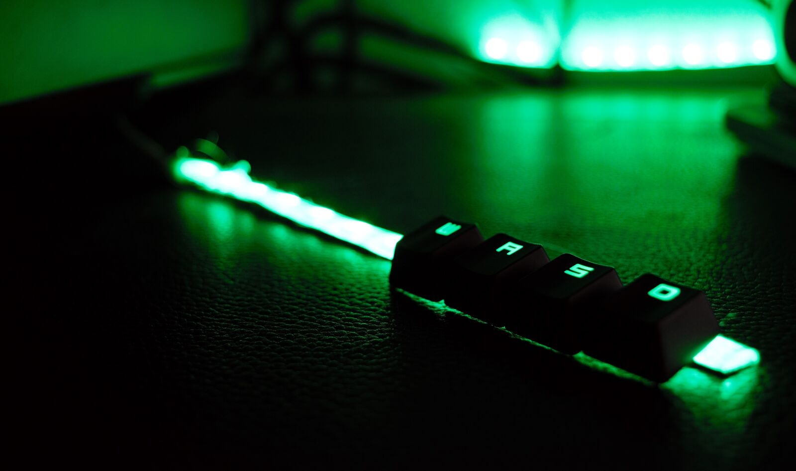Nikon D3300 sample photo. Creative, green, green, keyboard photography