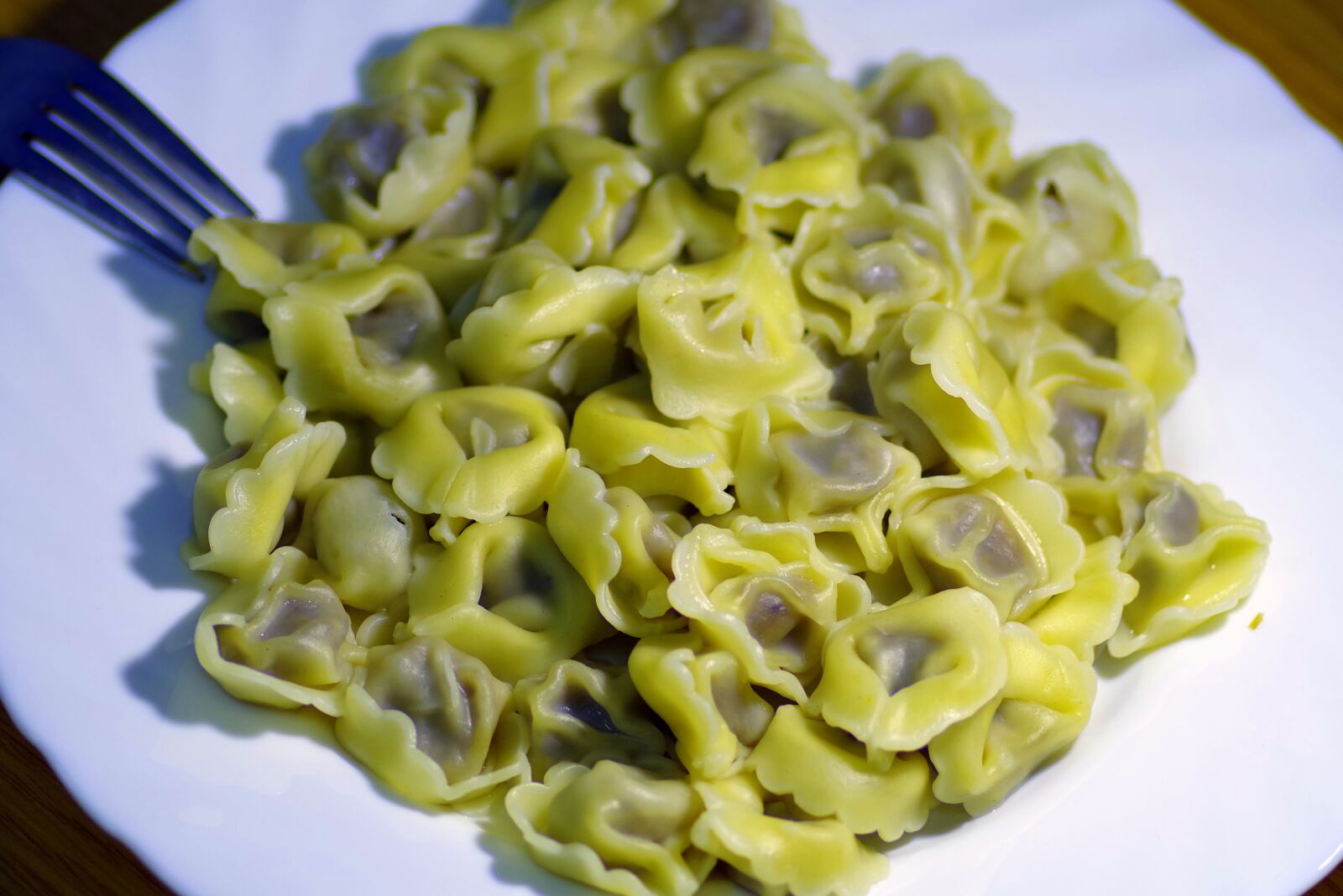 Pentax K-S2 sample photo. Tortellini, pasta, filling photography