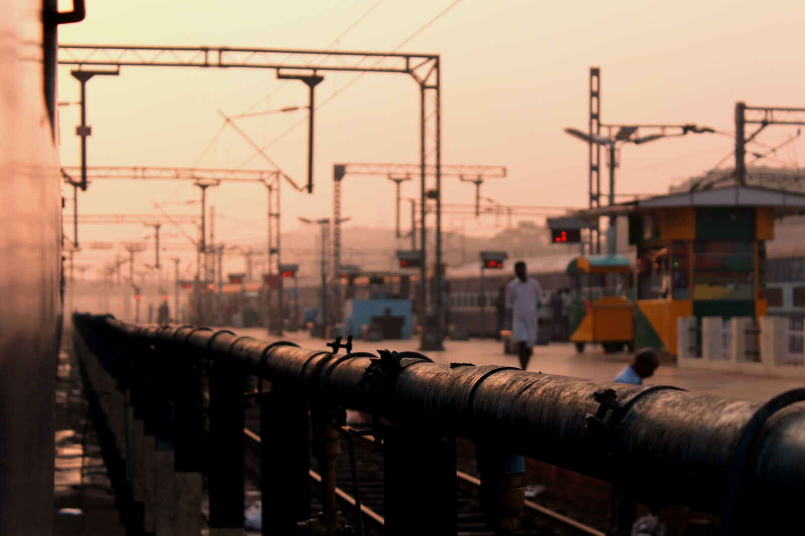 Canon EOS 1100D (EOS Rebel T3 / EOS Kiss X50) sample photo. Railway, railway, station photography