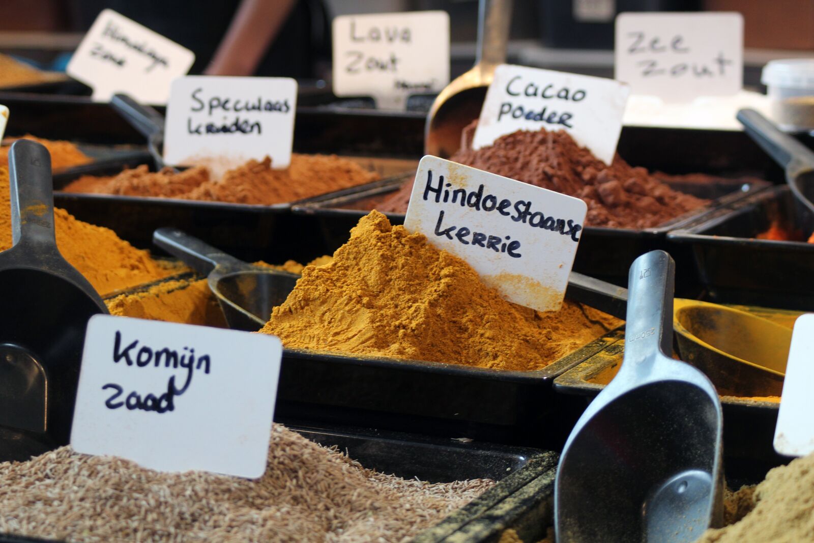 Canon EF 28-90mm f/4-5.6 sample photo. Spices, curry, market photography