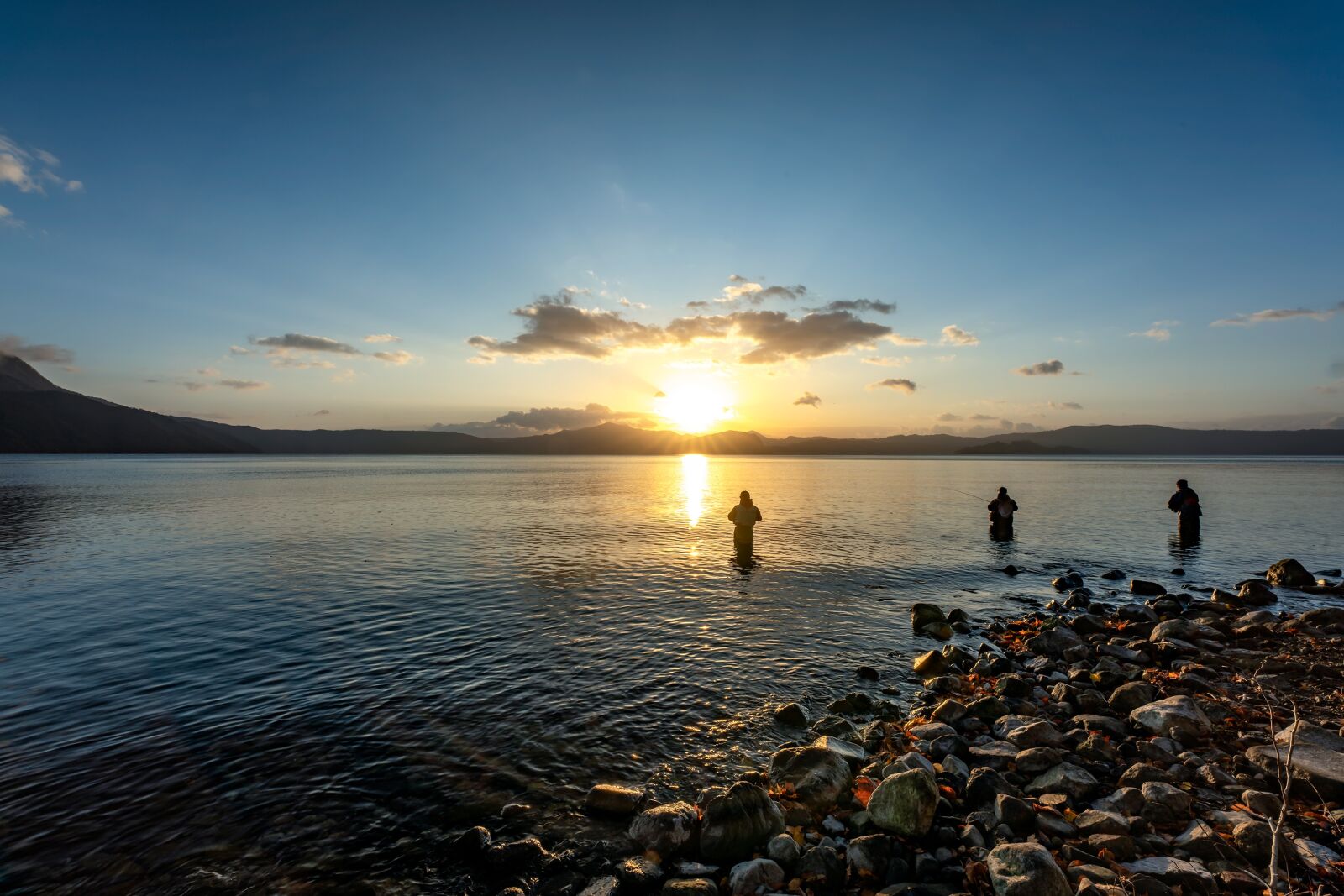 Sony a7R IV sample photo. Landscape, lakeside, sunrise photography