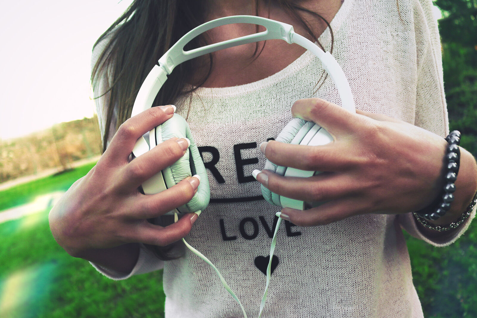 Canon EOS 70D sample photo. Earphone, headphone, hearing, music photography