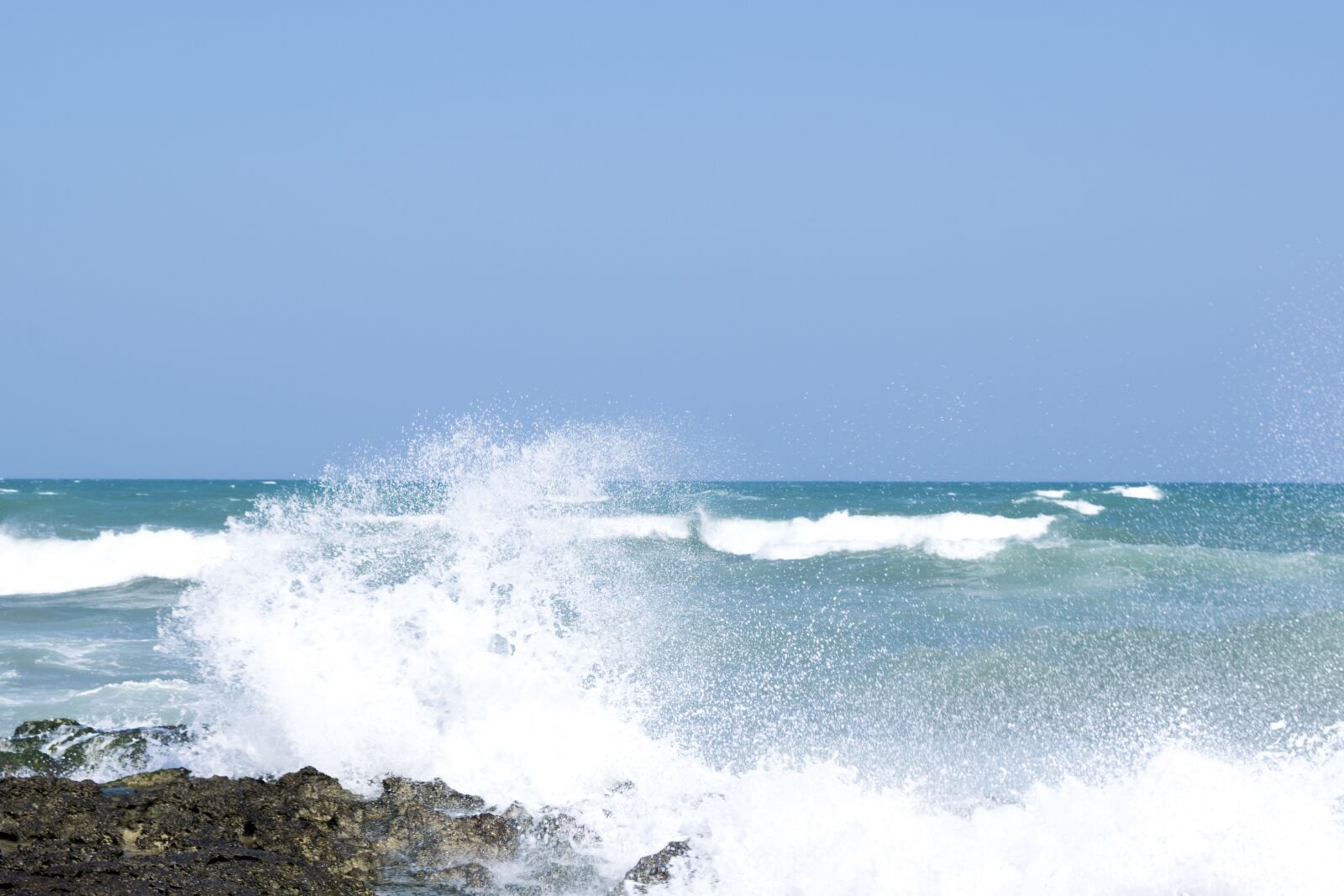 Nikon D5300 sample photo. Sea, waves, rocks photography