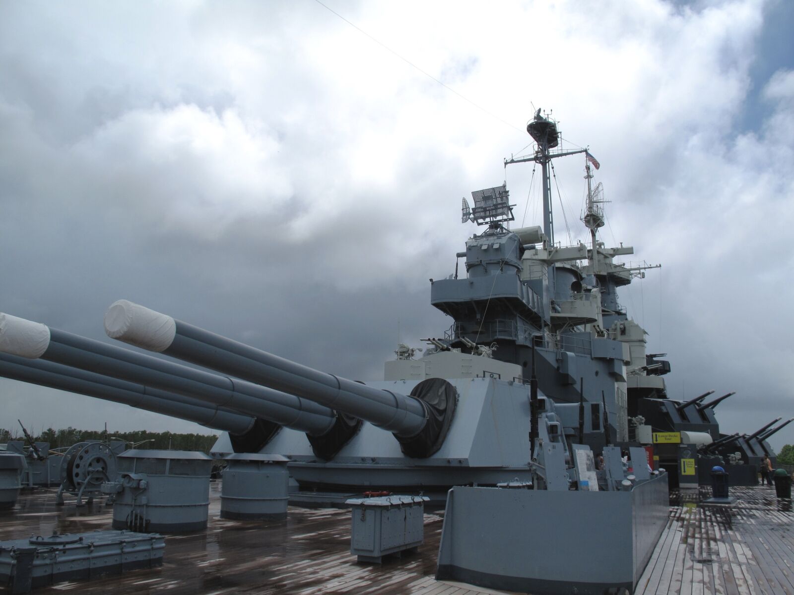 Canon PowerShot G10 sample photo. Ships, battleships, bb55 photography