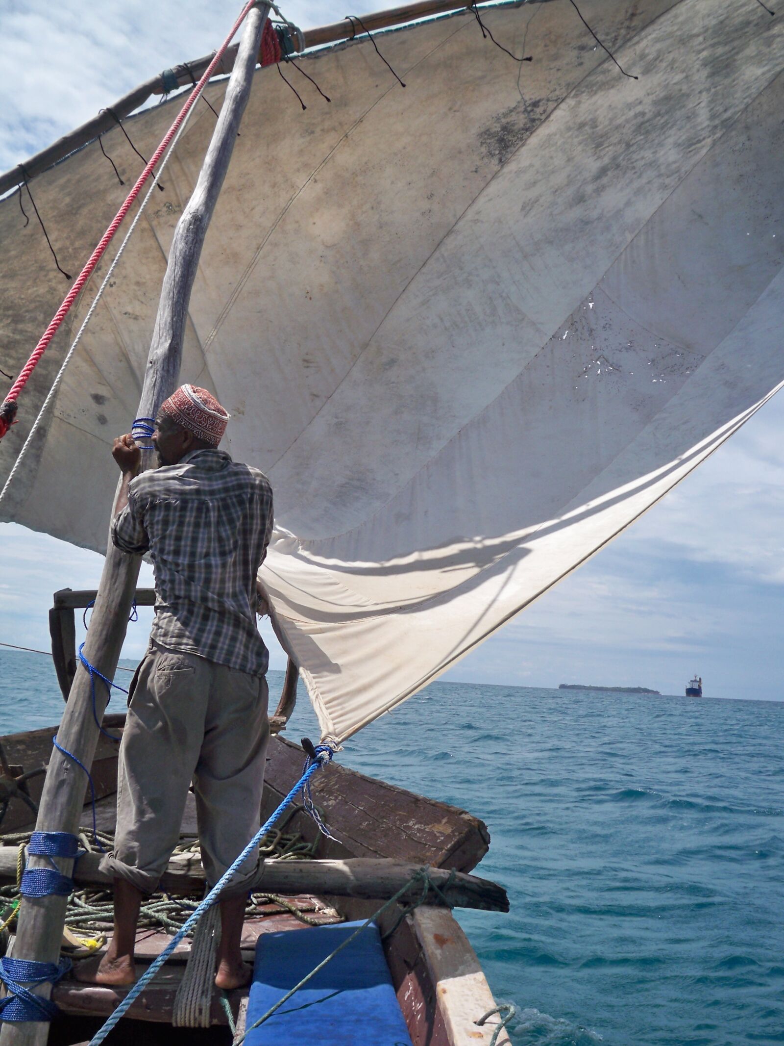 Kodak EasyShare M1033 sample photo. Boat, fishing, sailing, sea photography