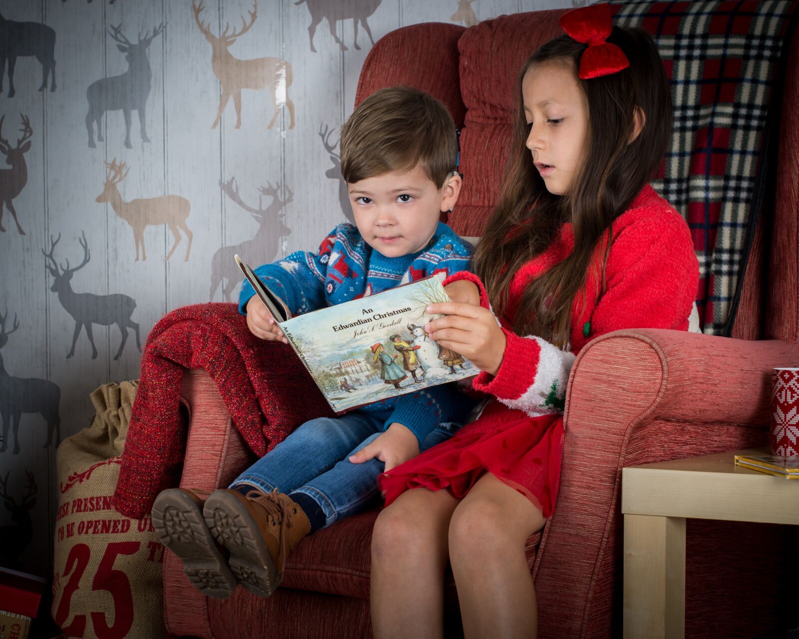 Nikon D7100 sample photo. Children reading, holiday, christmas photography