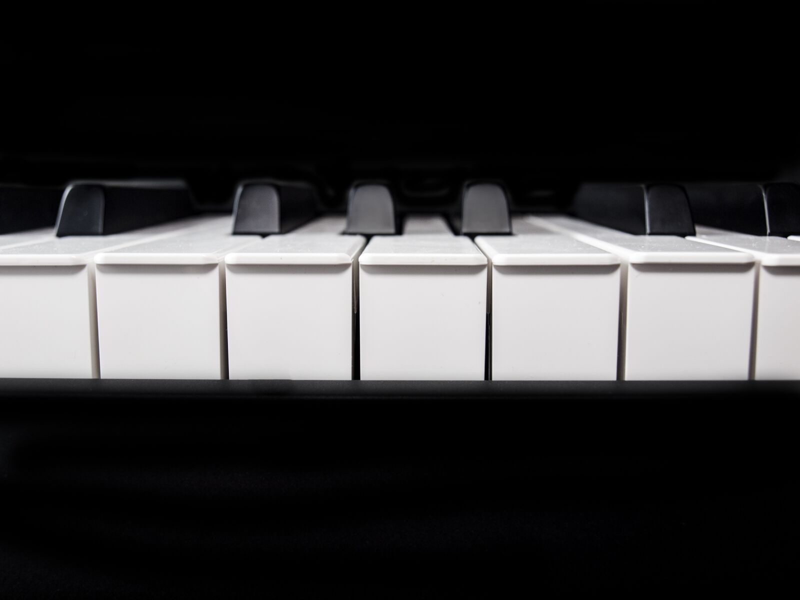 Olympus E-620 (EVOLT E-620) sample photo. Piano, keys, keyboard photography