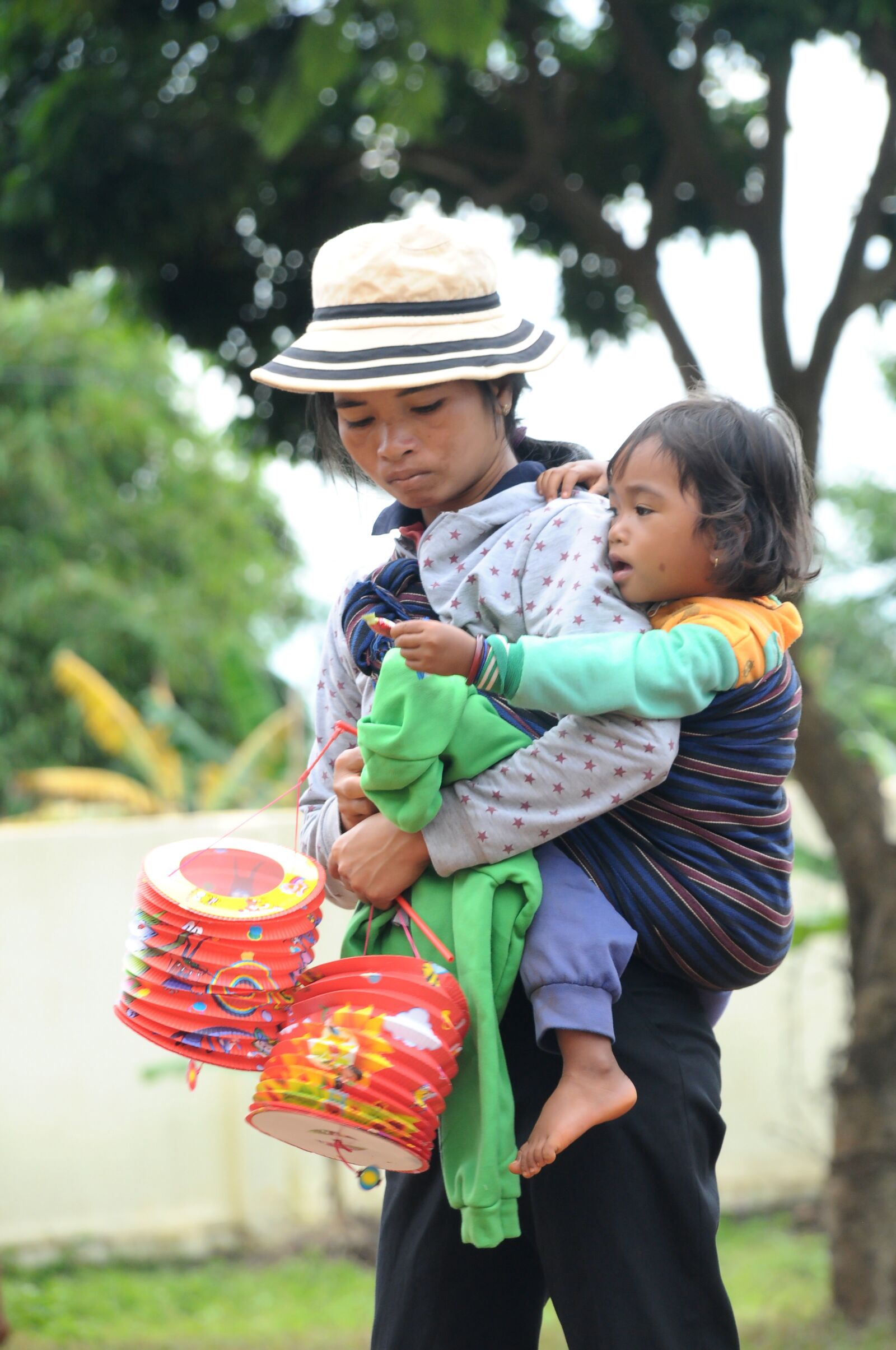 Nikon D90 sample photo. Presents, ethnic minorities, lanterns photography