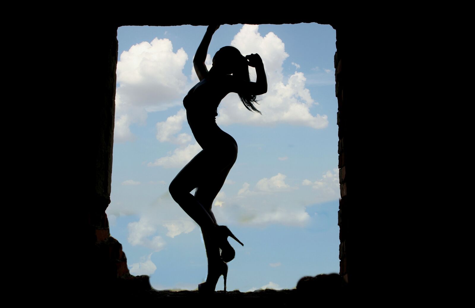 Canon EOS 700D (EOS Rebel T5i / EOS Kiss X7i) sample photo. Girl, forms, shadows photography