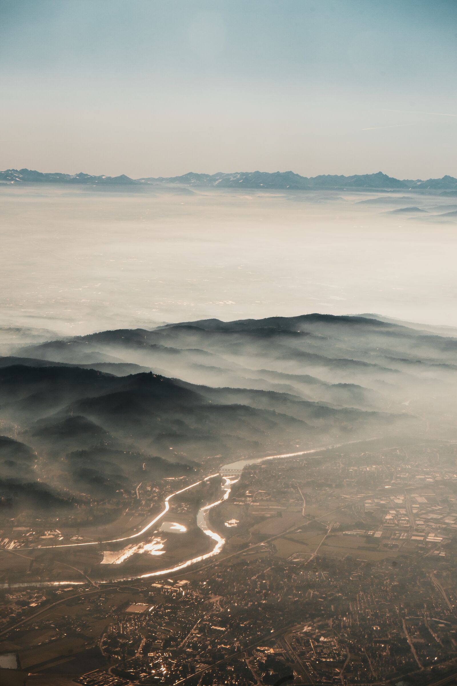 Sony a7 + Sony FE 28-70mm F3.5-5.6 OSS sample photo. Mountains, cloud, aerial photography