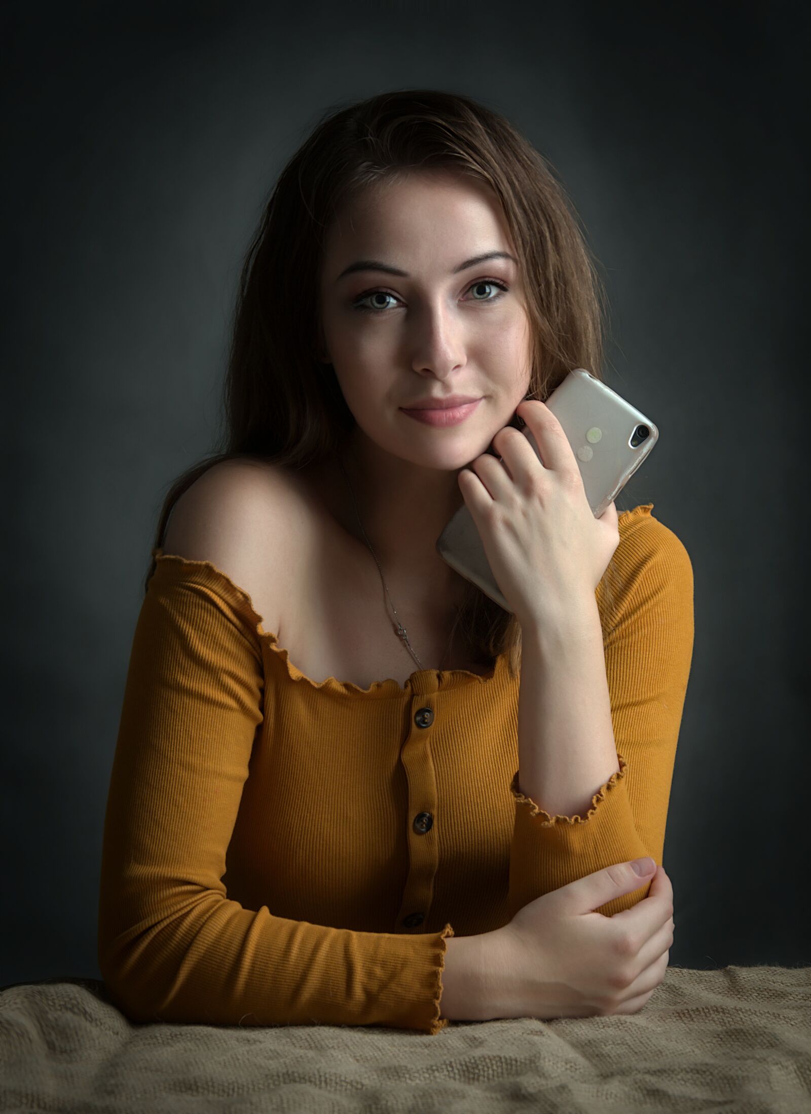 Nikon D7000 sample photo. Girl, phone, smartphone photography