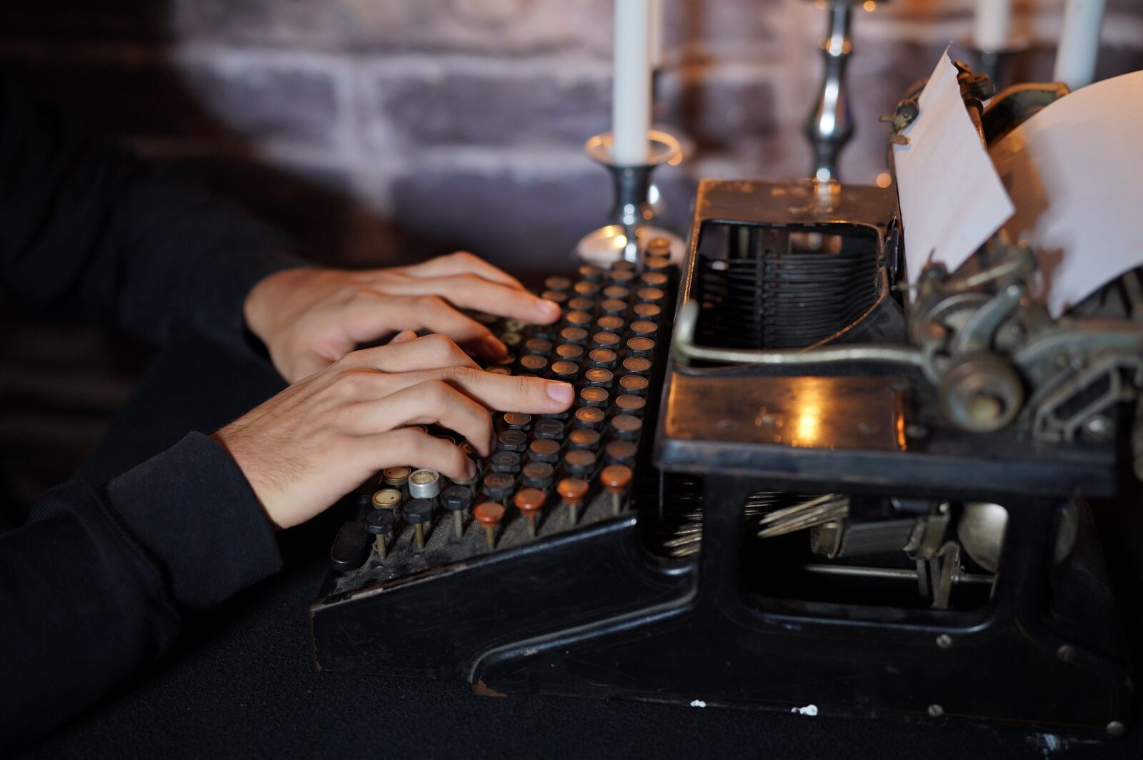 Sony Planar T* FE 50mm F1.4 ZA sample photo. Typewriter, antique, write photography