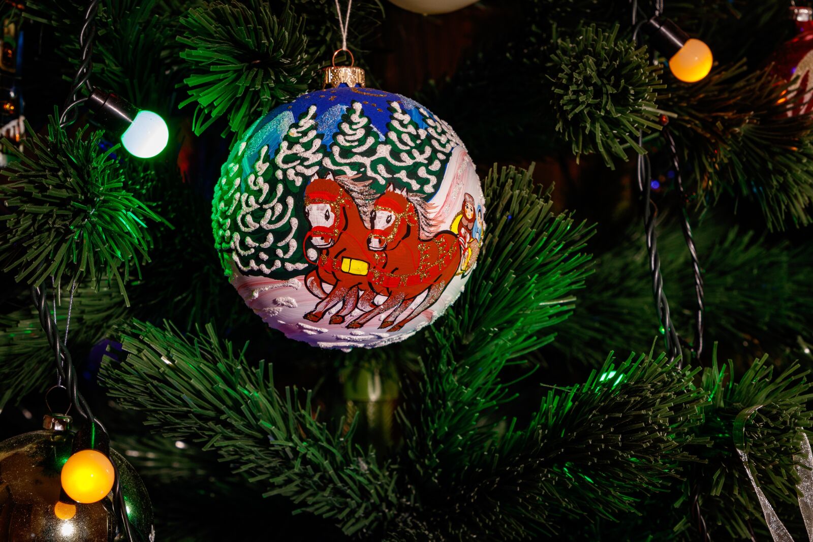 Canon EF 24-105mm F4L IS II USM sample photo. Christmas tree, new year's photography