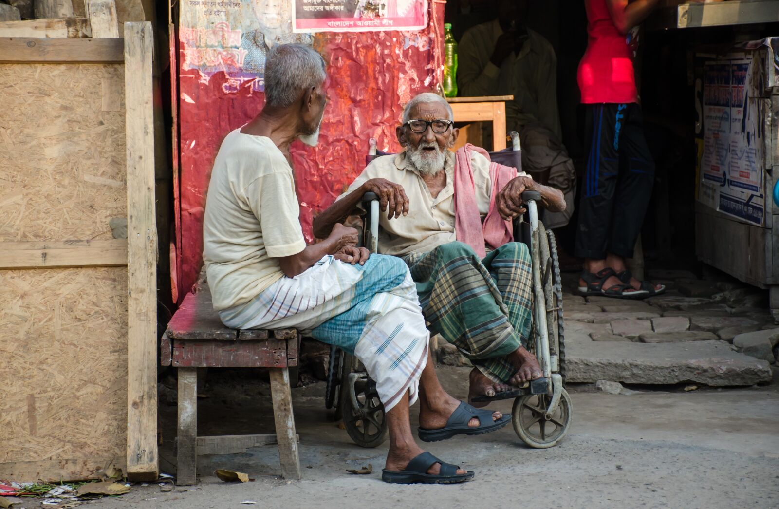 Nikon D7000 sample photo. Old, men, talking photography