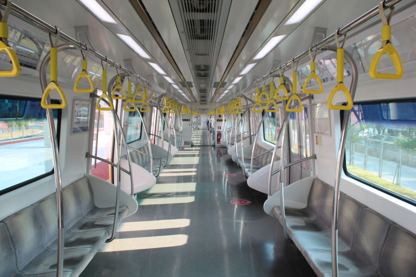 Canon EOS 600D (Rebel EOS T3i / EOS Kiss X5) sample photo. Subway, republic of korea photography
