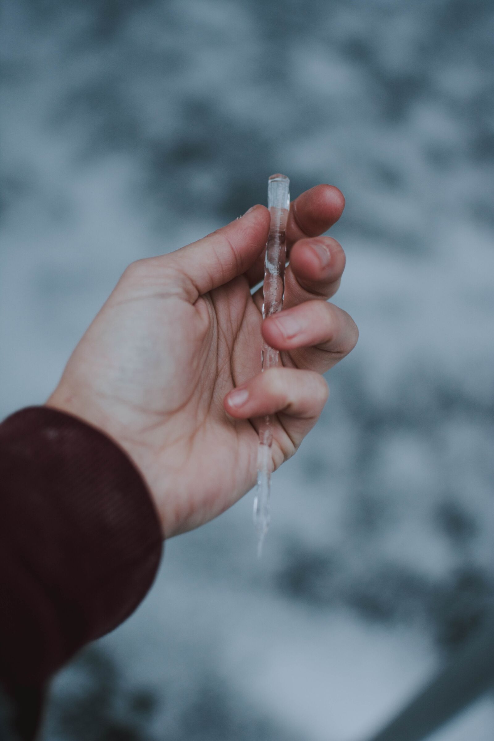 Nikon D5200 sample photo. Icicle, ice, hand photography