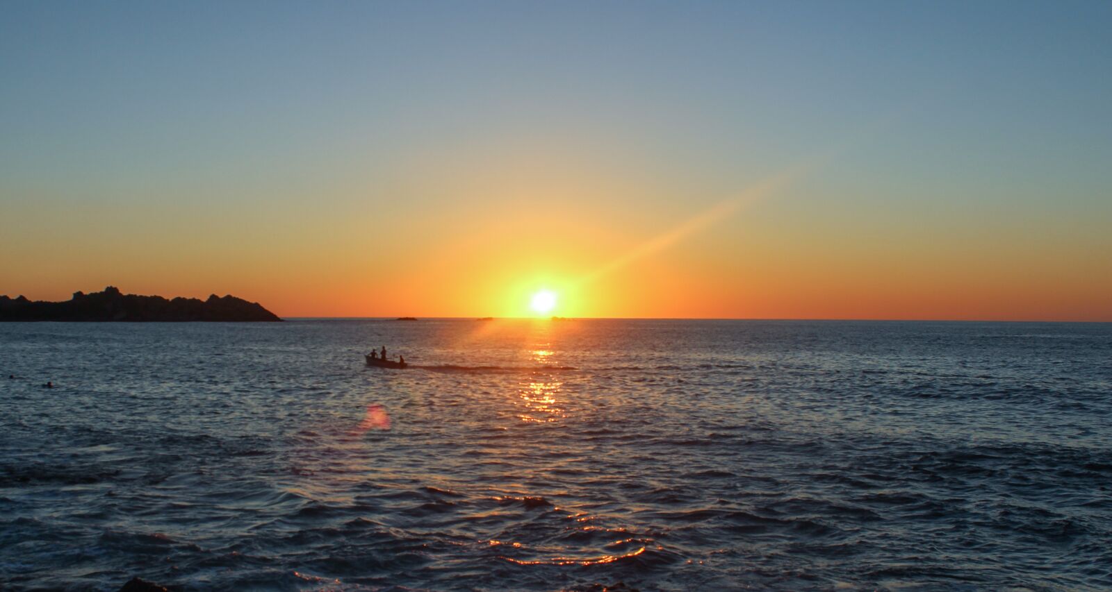 Canon EOS 600D (Rebel EOS T3i / EOS Kiss X5) sample photo. Sun, sunset, landscape photography