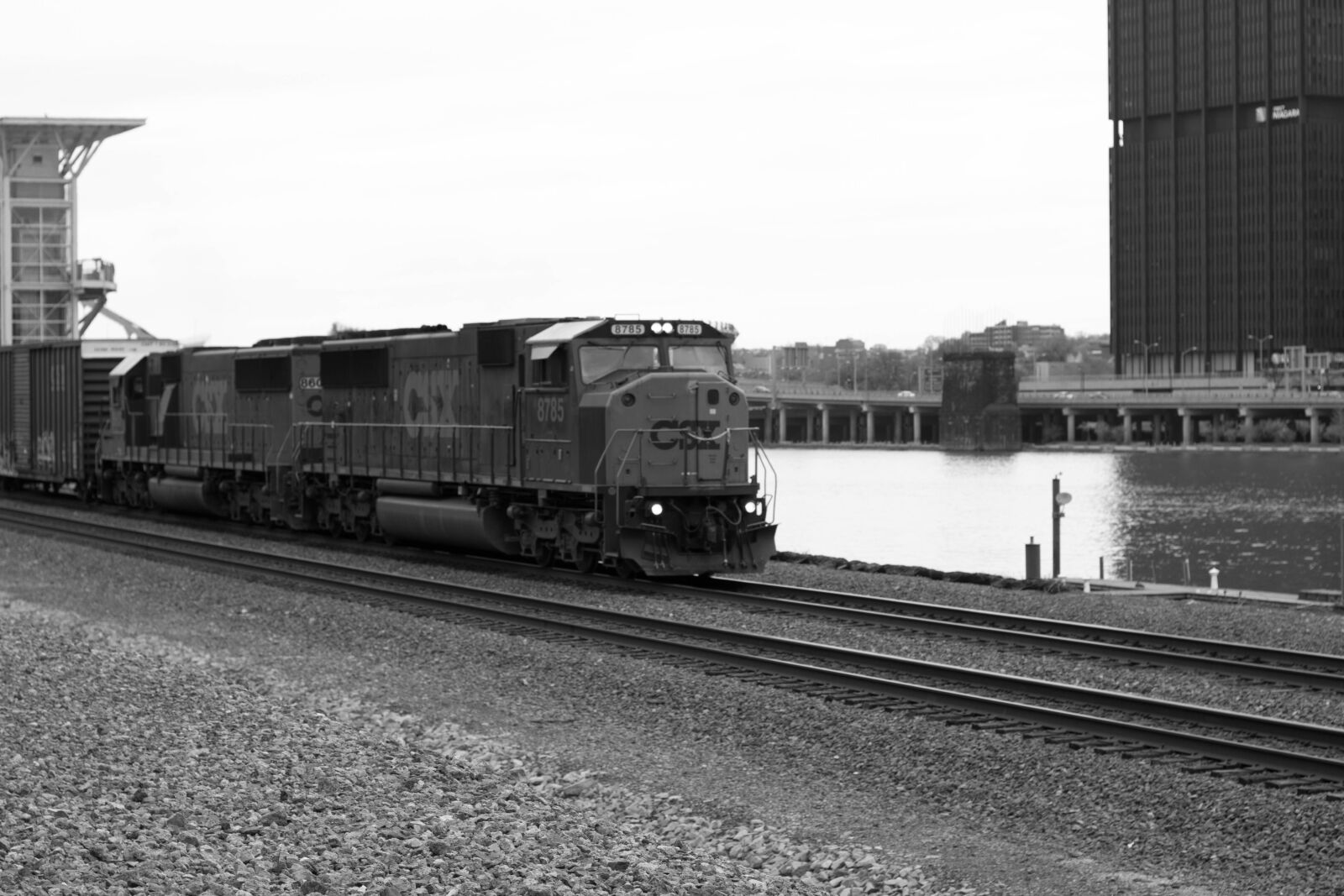 Canon EF 50mm F1.8 II sample photo. Nicolas, desarno, train photography