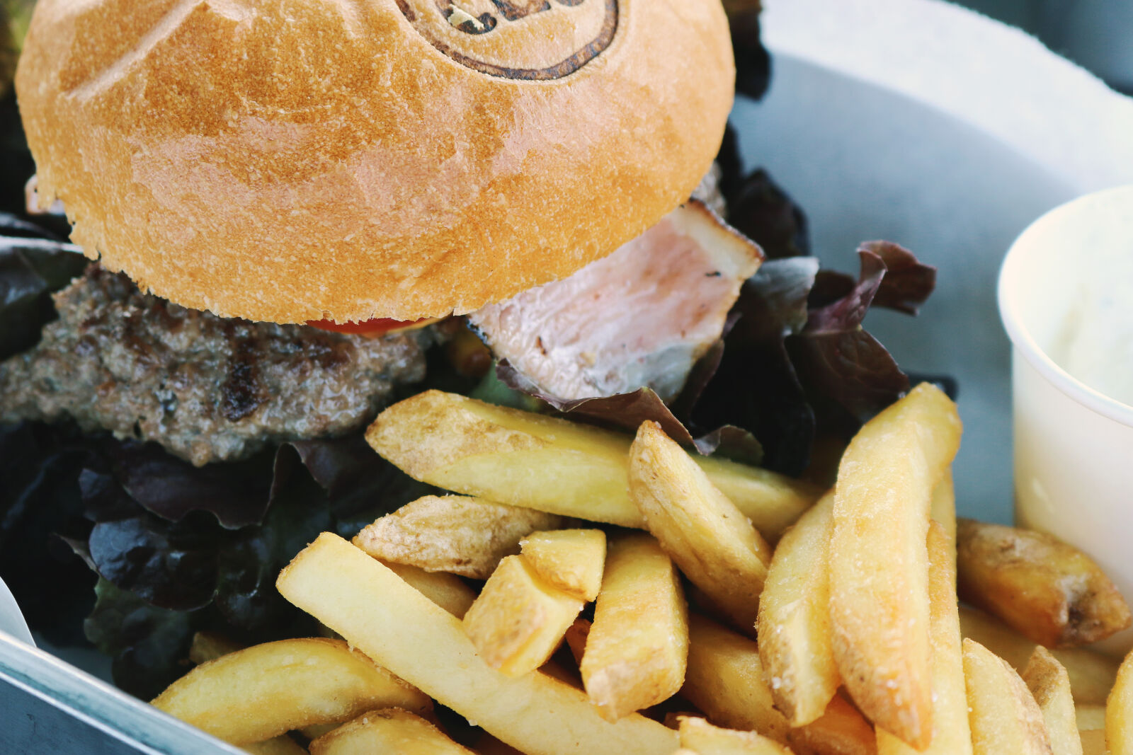 Canon EOS 70D sample photo. Chips, eat, fast, food photography