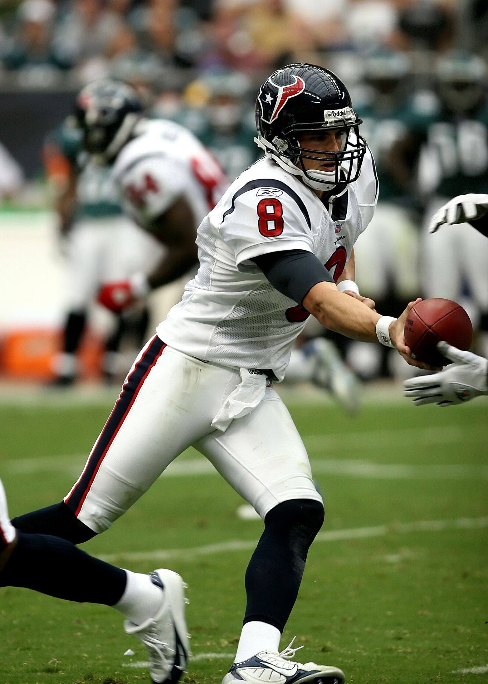 Canon EOS 20D sample photo. Football, professional, quarterback photography