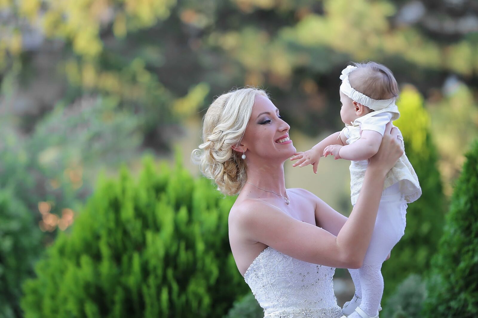 Canon EOS 6D sample photo. Hug, maternity, motherhood, mother photography