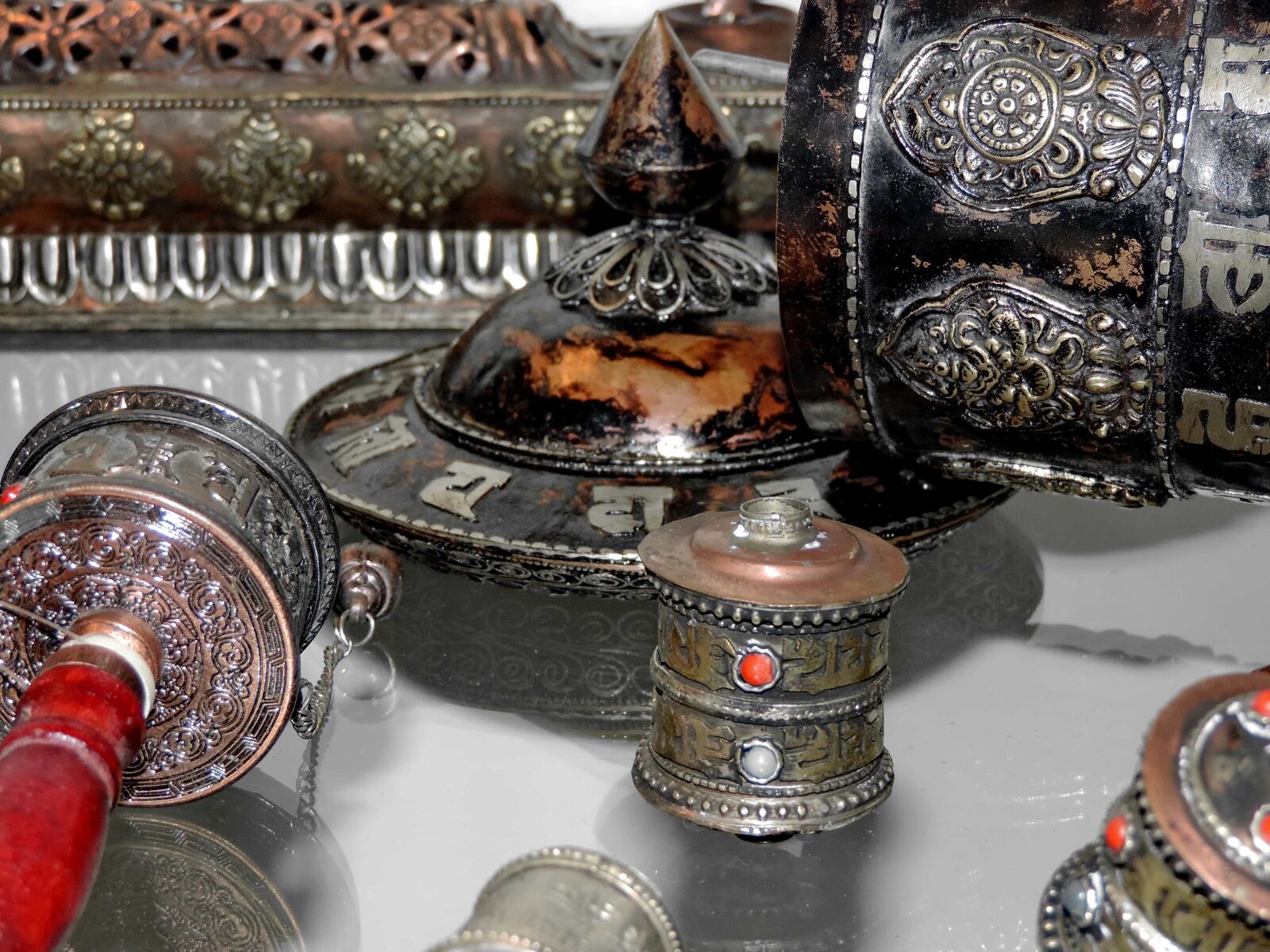 Nikon Coolpix P520 sample photo. Old, antique, decoration, traditional photography