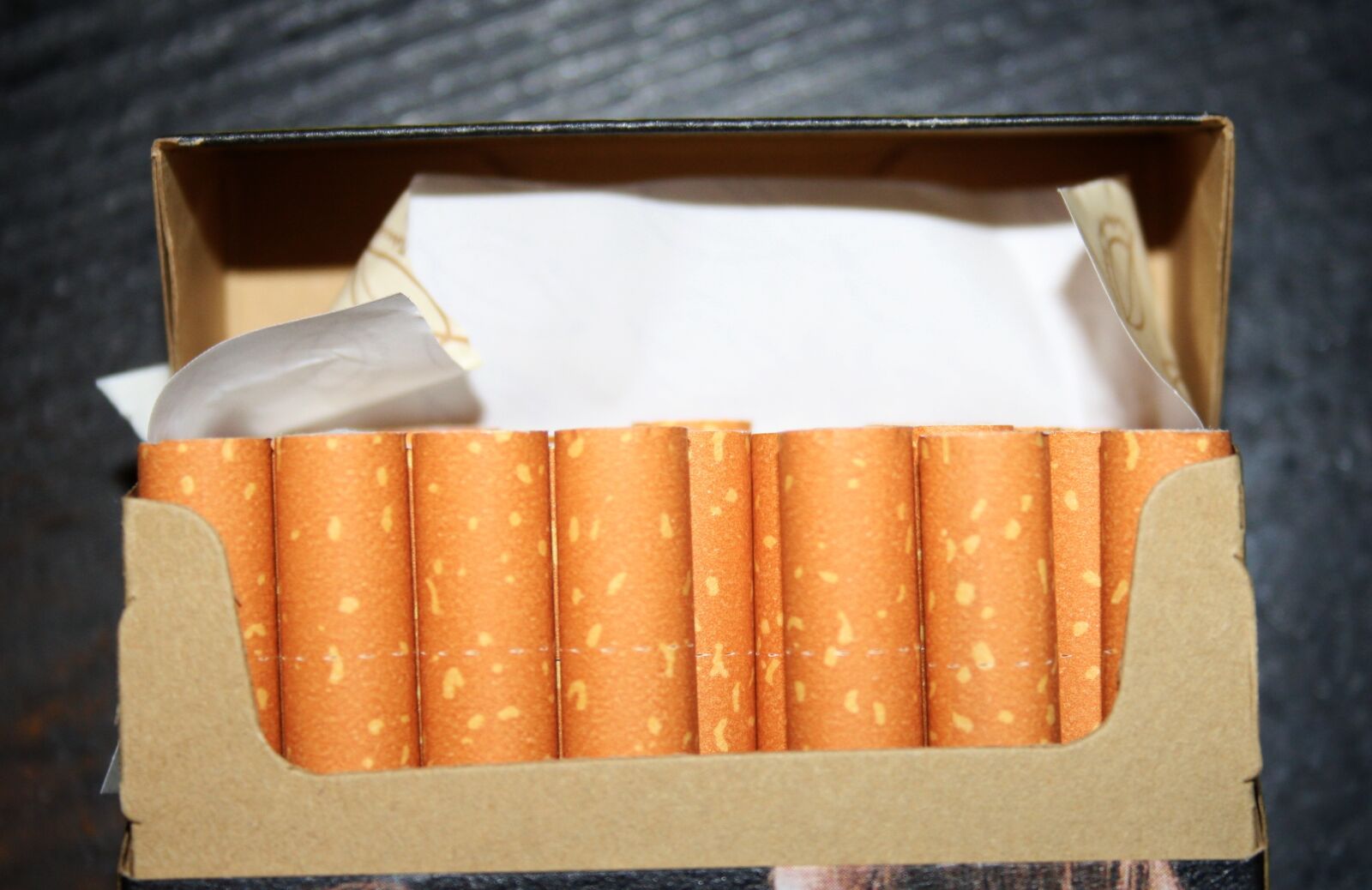 Canon EOS 1000D (EOS Digital Rebel XS / EOS Kiss F) sample photo. Cigarettes, cigarette box, smoking photography