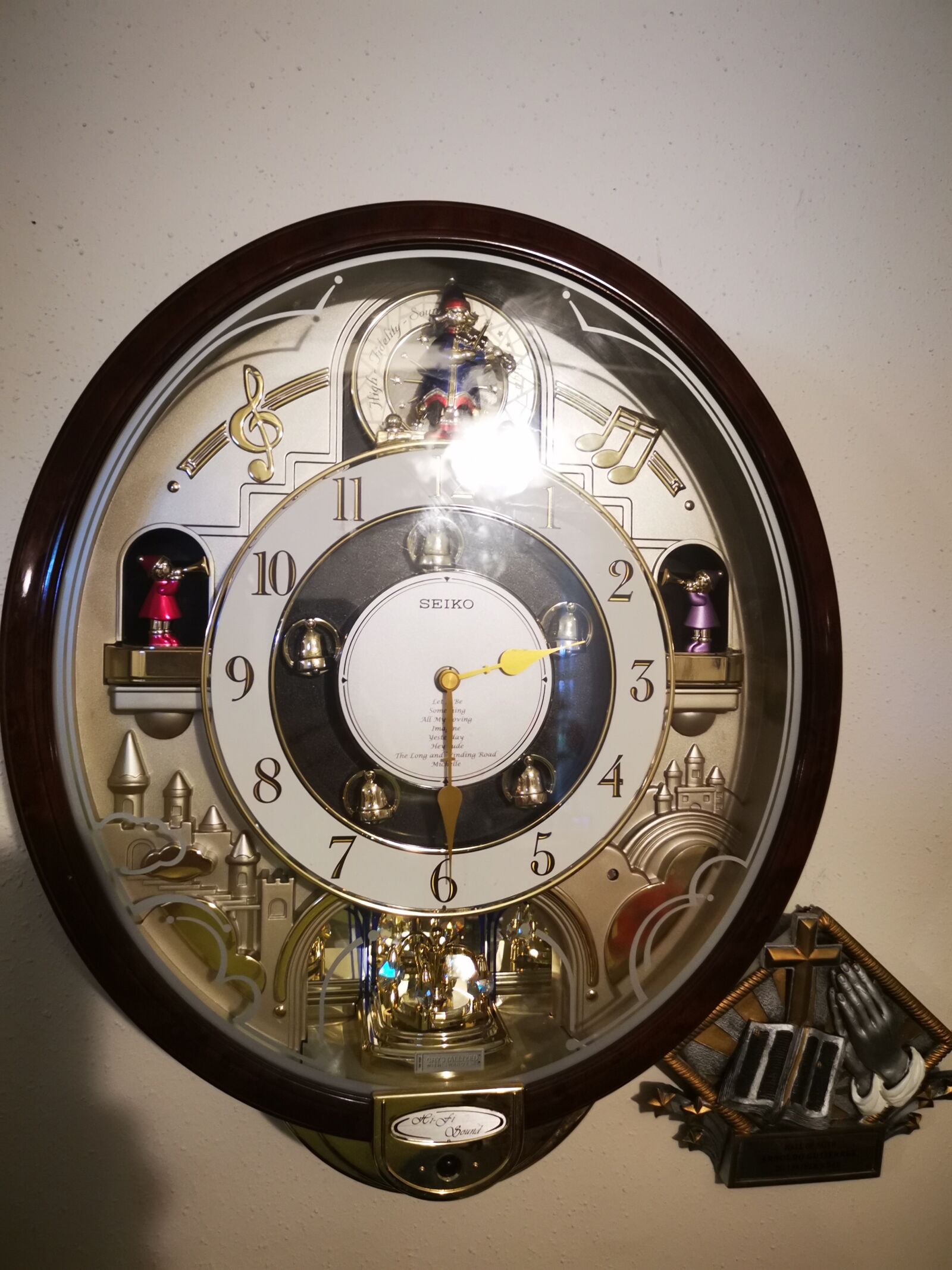HUAWEI Mate 20 Pro sample photo. Clock, old, time photography