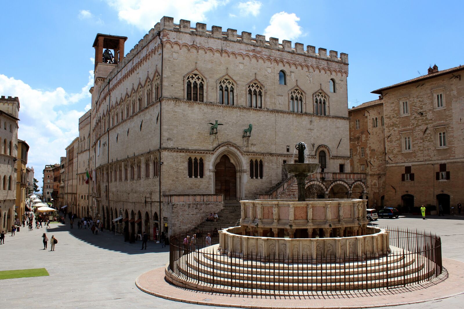 Canon EOS 1200D (EOS Rebel T5 / EOS Kiss X70 / EOS Hi) sample photo. Umbria, perugia, palazzo photography