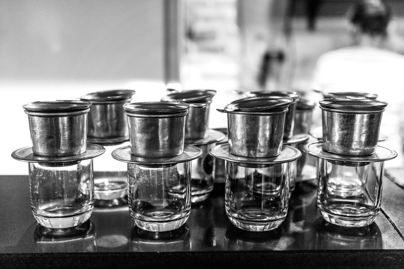 Canon EOS 750D (EOS Rebel T6i / EOS Kiss X8i) sample photo. Row cafe, cup, black photography