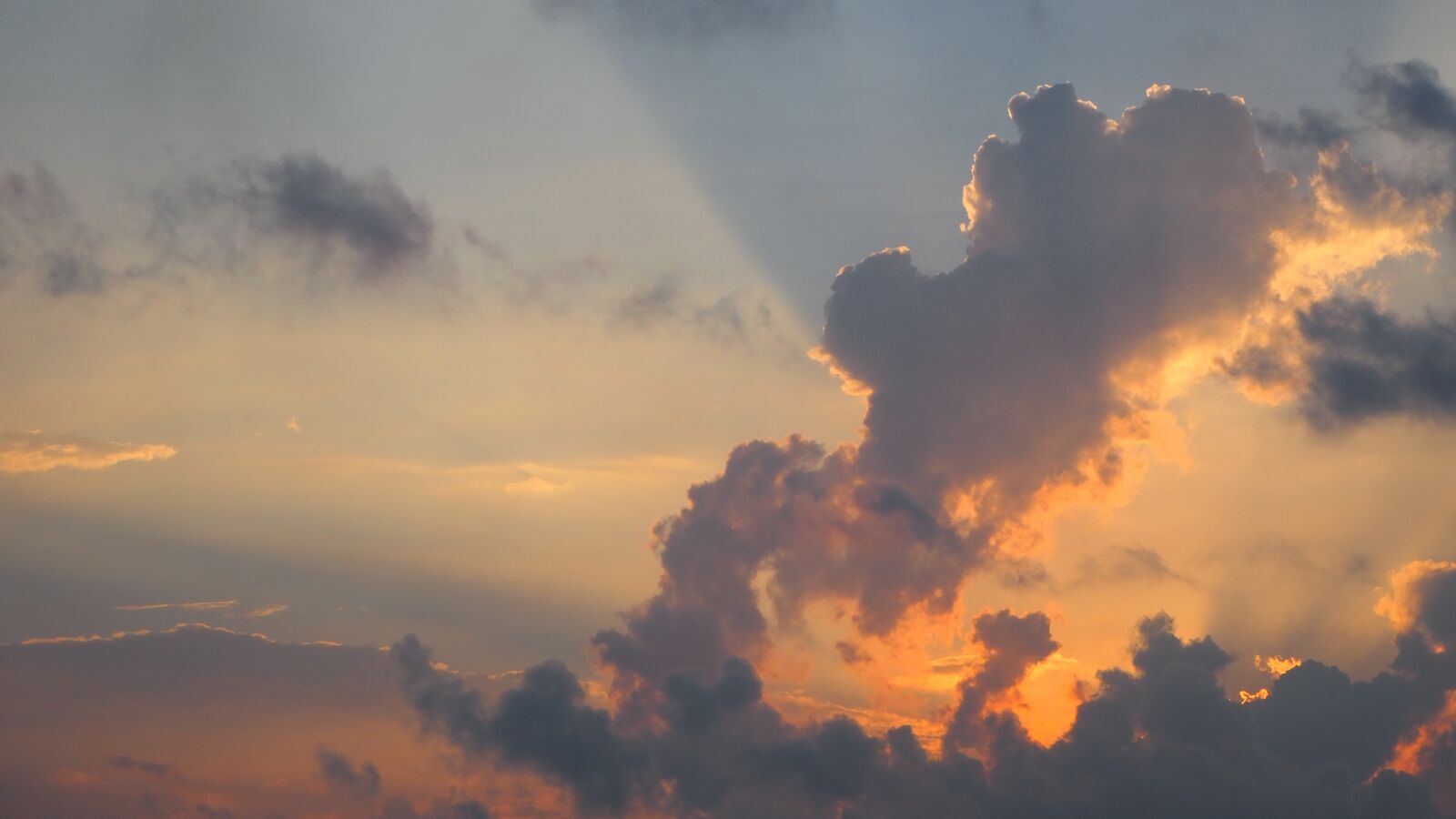 Olympus OM-D E-M10 III sample photo. Sky, cloud, sunrise photography