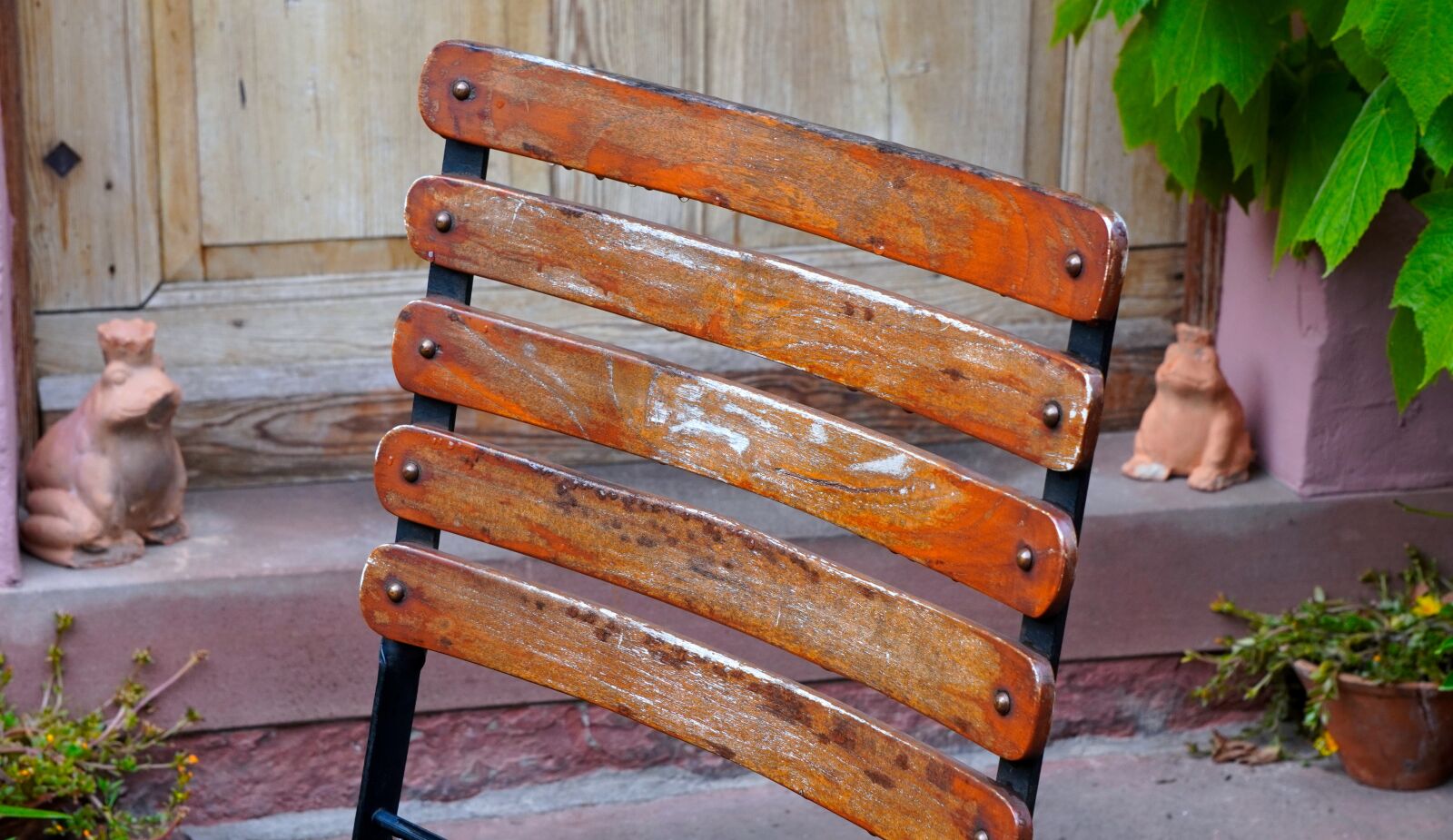 Sony E 55-210mm F4.5-6.3 OSS sample photo. Chair, wood, rest photography