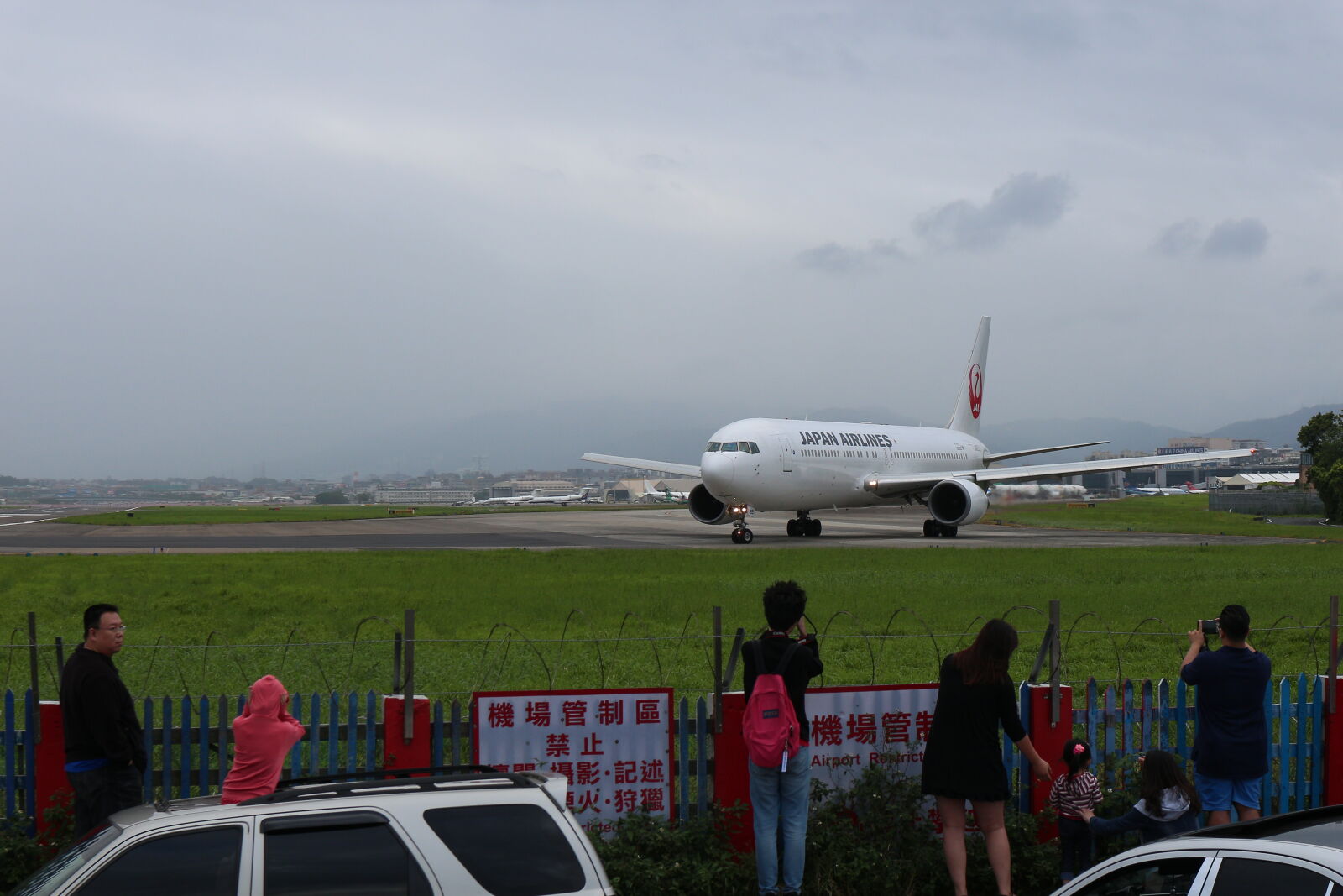 Canon EOS M sample photo