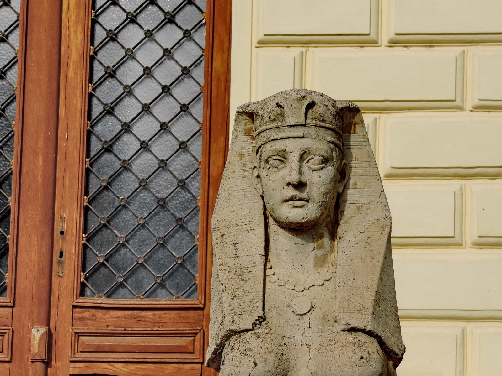 Nikon Coolpix P520 sample photo. Art, carving, statue, religion photography