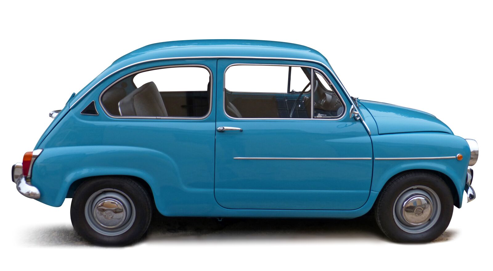 Panasonic DMC-FZ62 sample photo. Car, white background, old photography