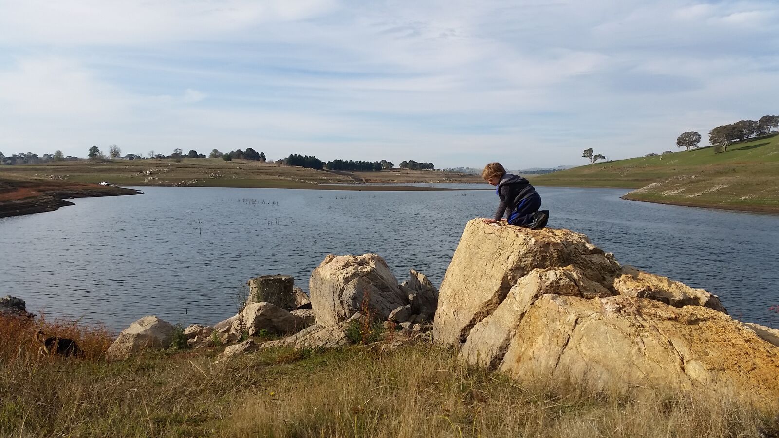 Samsung Galaxy S5 sample photo. Boy, child, dam, lake photography