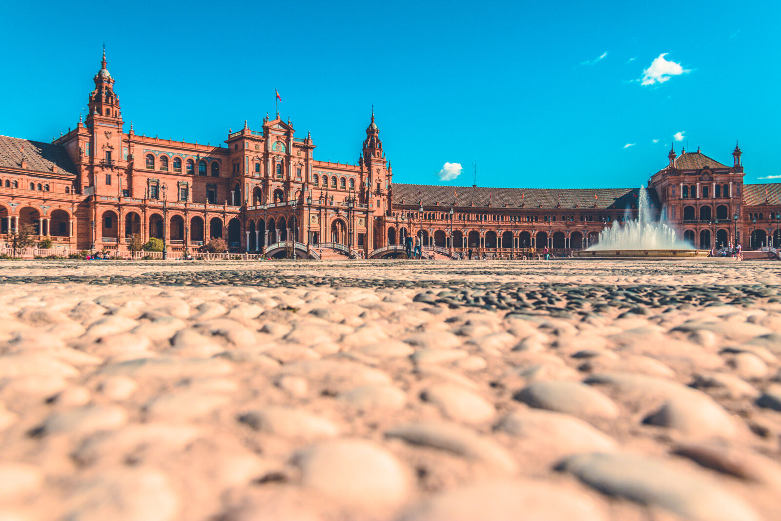 Canon EOS 60D sample photo. Architecture, building, fountain, landmark photography
