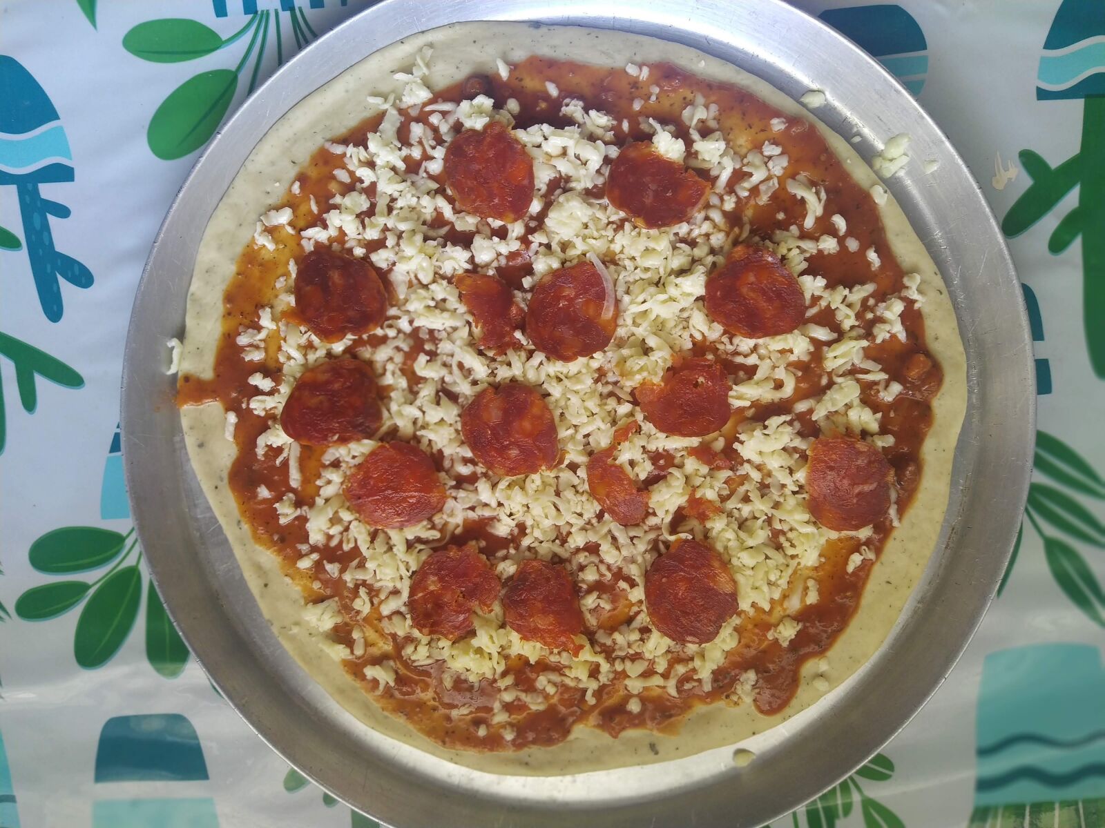 Xiaomi Redmi Note 7 sample photo. Pizza, pepperoni, food photography