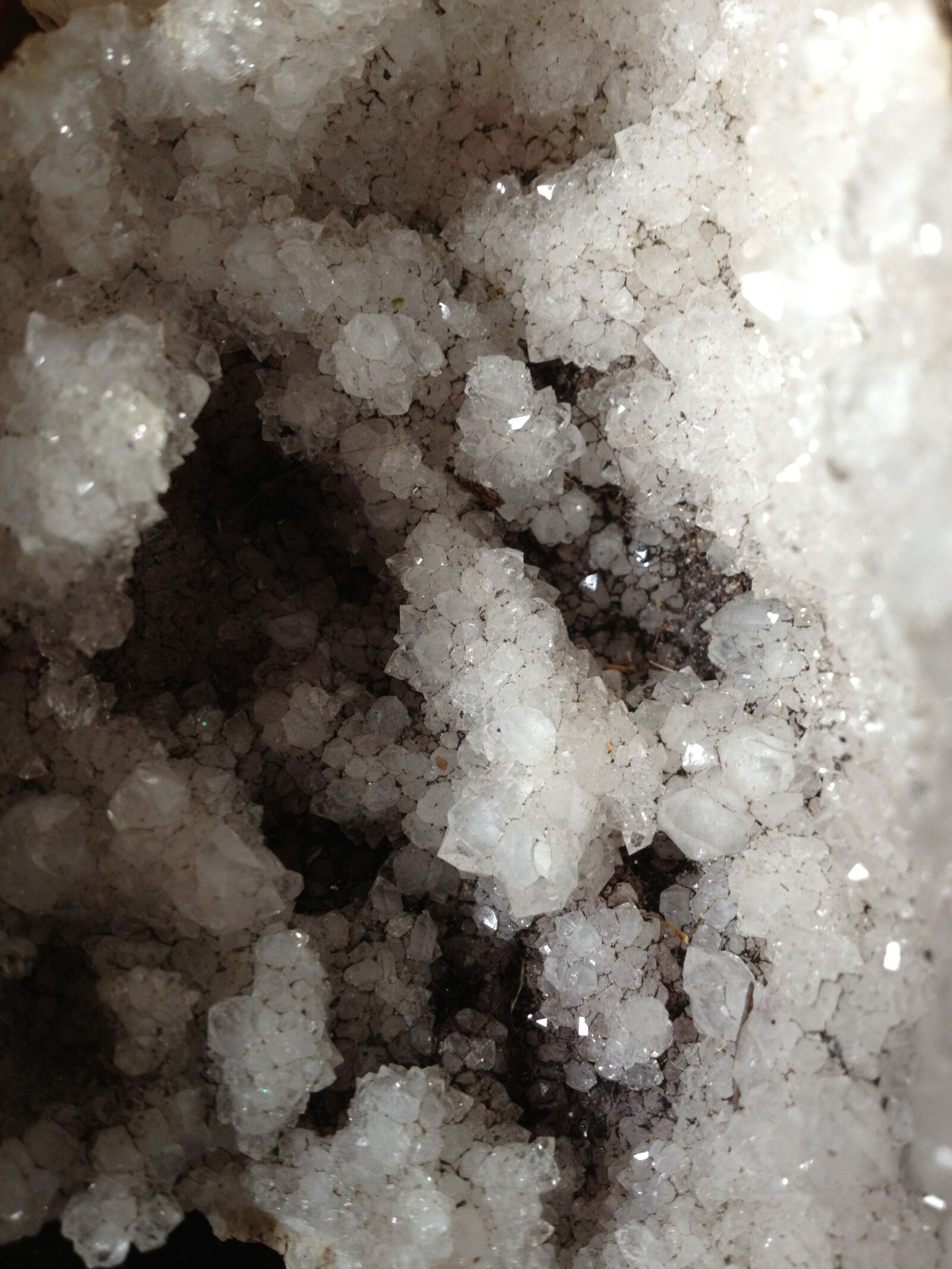 Apple iPhone 4S sample photo. Crystals, geode, white photography