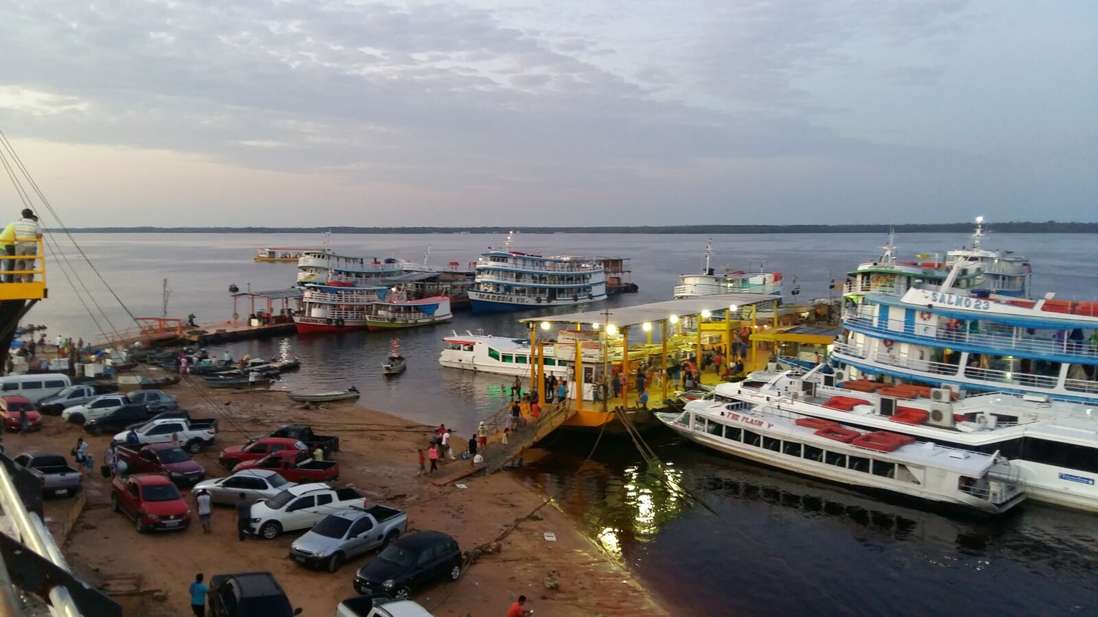 Samsung Galaxy A5 sample photo. Boats, manaus port, brazil photography