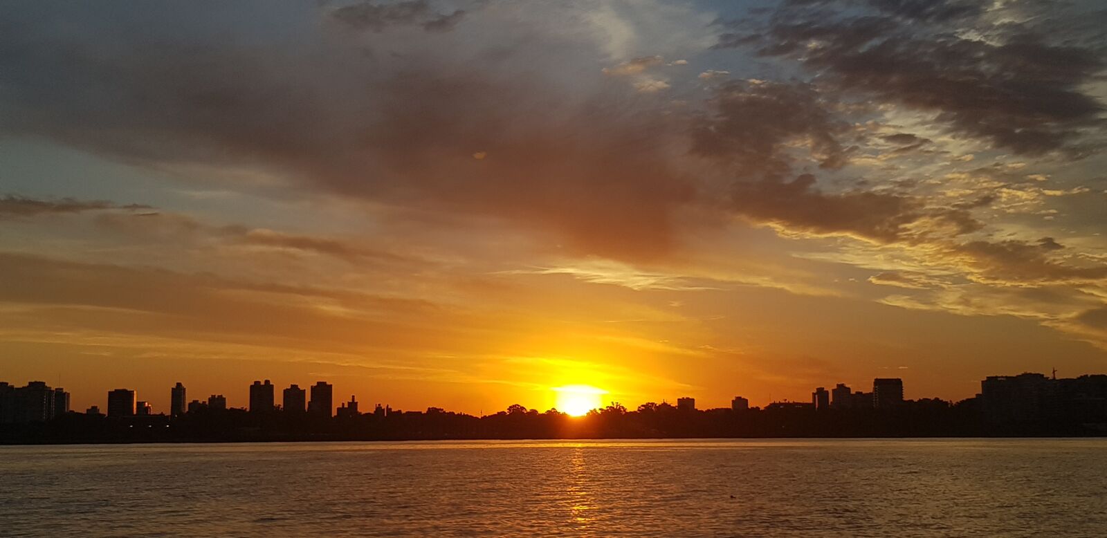 Samsung Galaxy S8 sample photo. Buenos aires, skyline, sunset photography