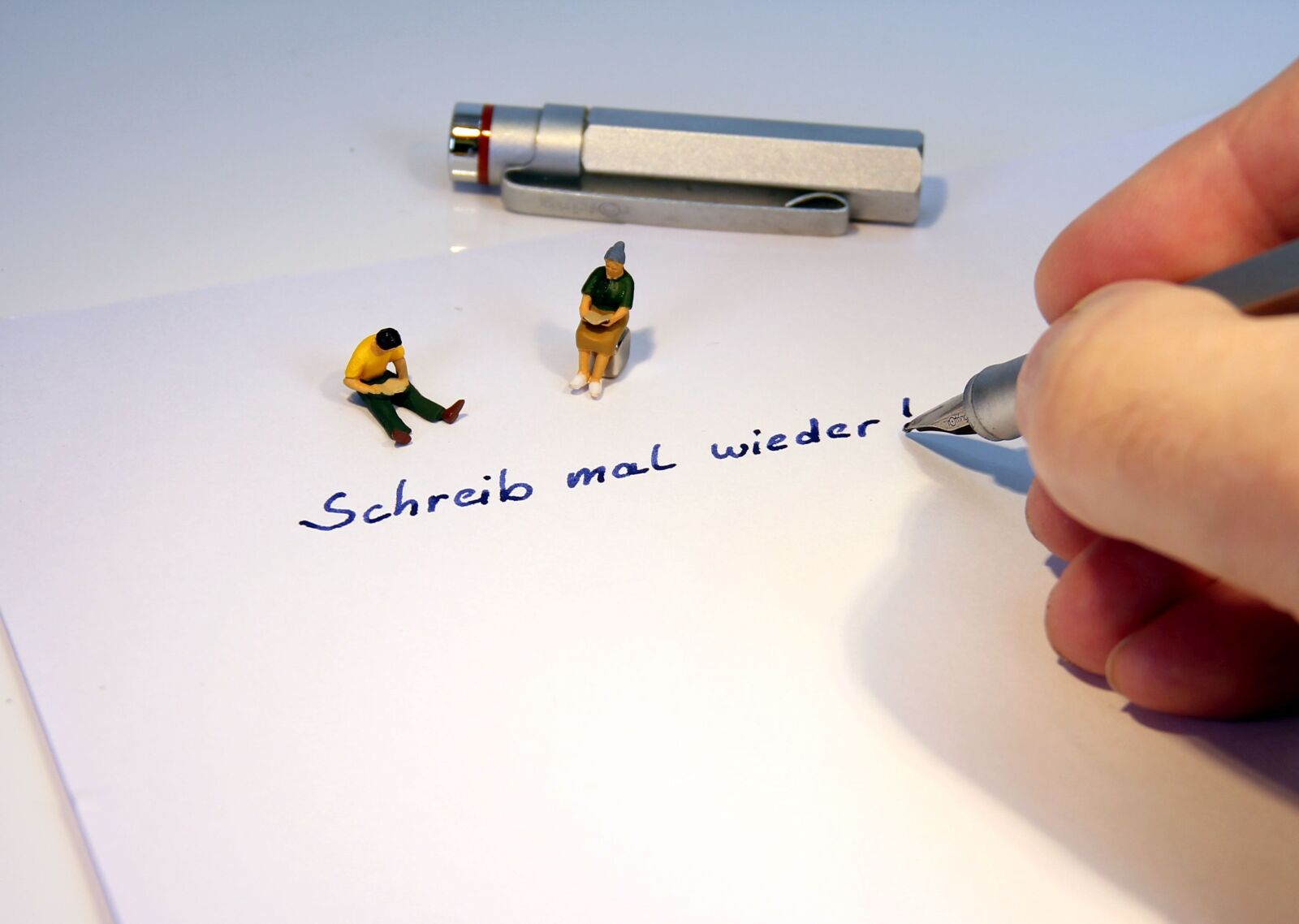 Canon EOS 550D (EOS Rebel T2i / EOS Kiss X4) sample photo. Write, fountain pen, miniature photography