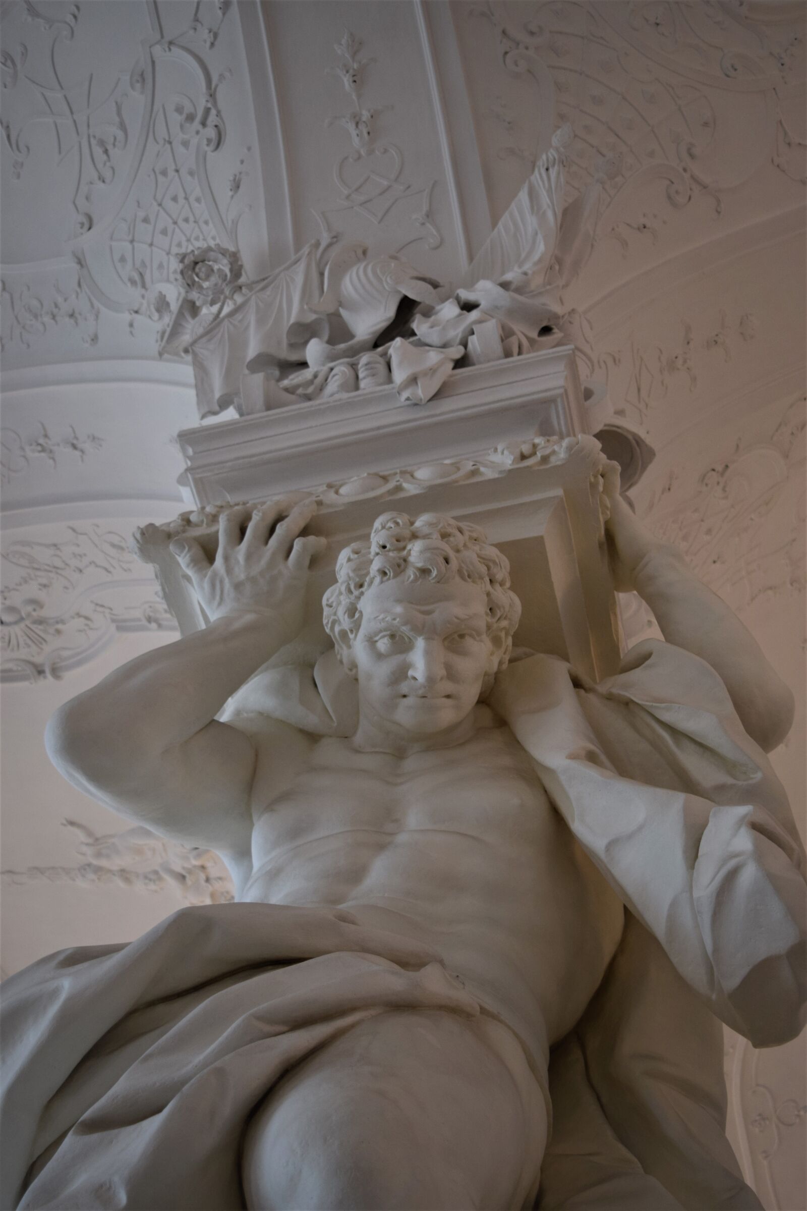 Nikon D3300 sample photo. Statue, column, castle photography