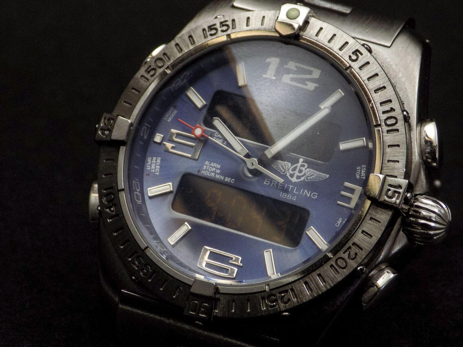 Nikon COOLPIX L330 sample photo. Watch, tips, time photography